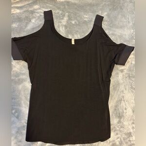 Bailey 44 womens pee a boo shoulder shirt